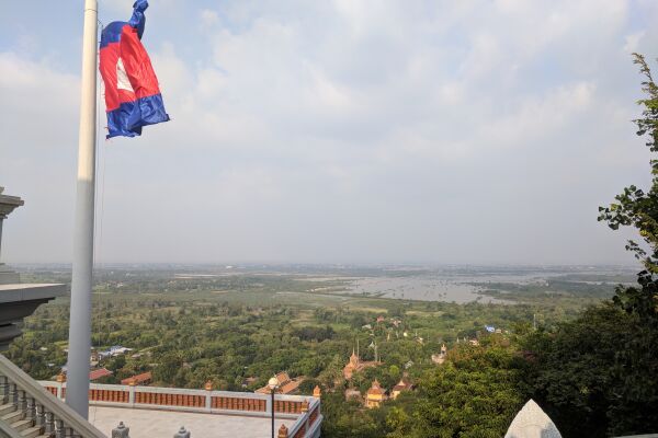 Cycle from Phnom Oudong to Phnom Penh…