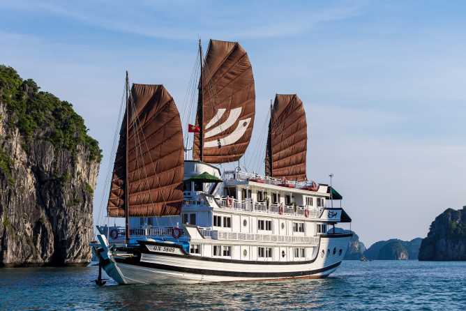 Bhaya Classic junk boat, Halong Bay, Vietnam
